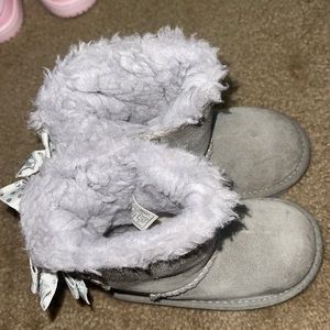Toddler bow Uggs
